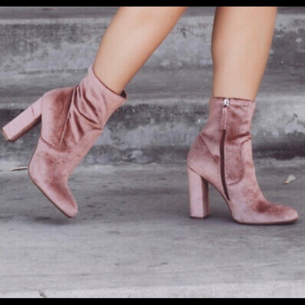 Steve Madden Echo Bootie Blush Velvet